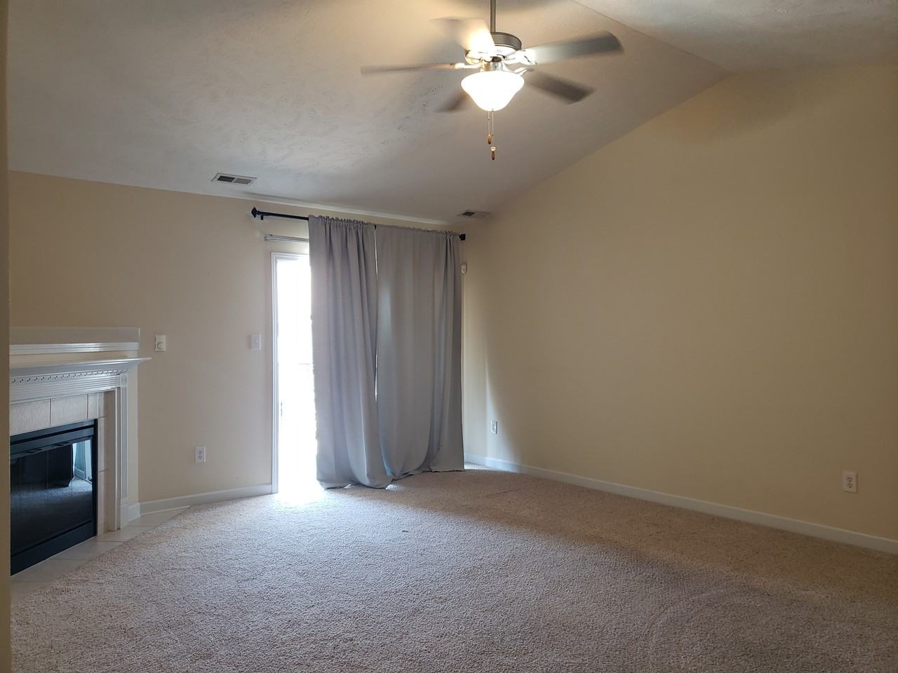 1800 Balmoral Dr #1 - Photo 3 of 9