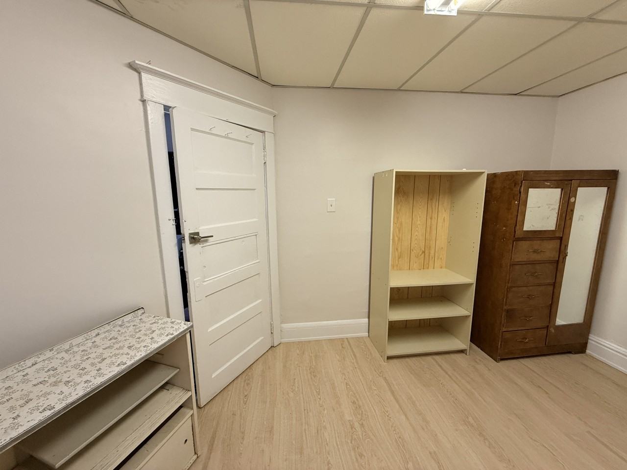 481 Shaw St - Photo 4 of 5