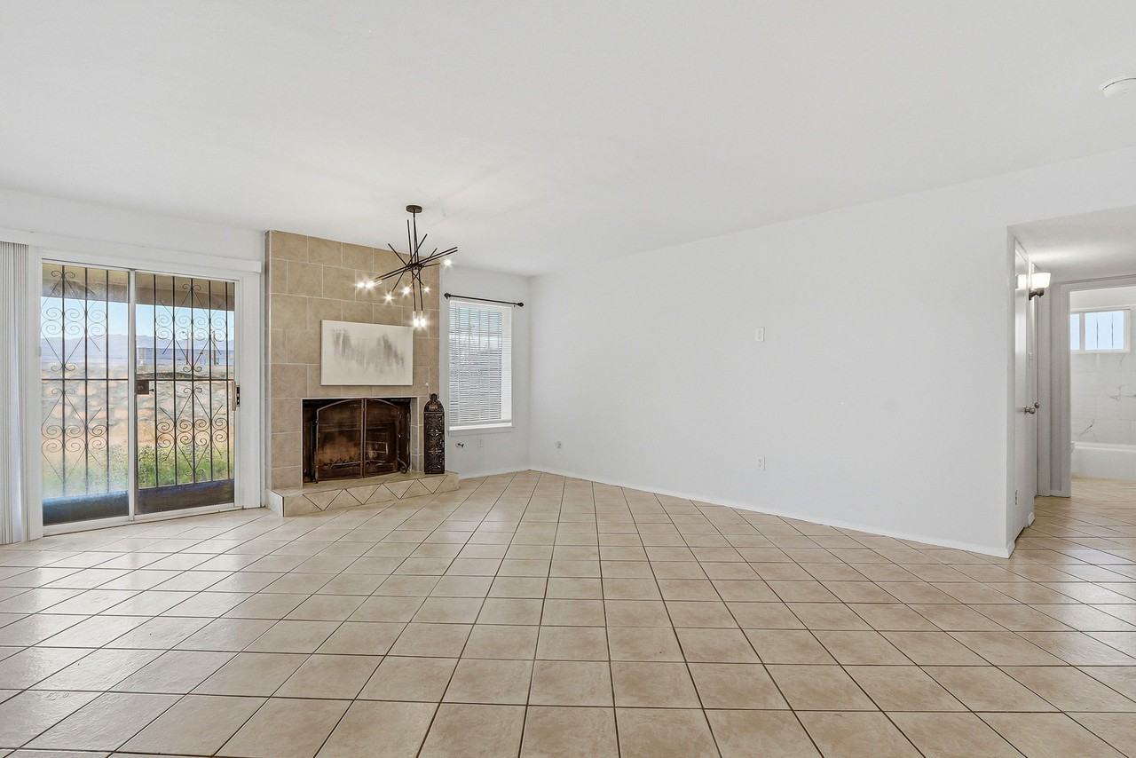 10837 Gemstone St #1 - Photo 5 of 46