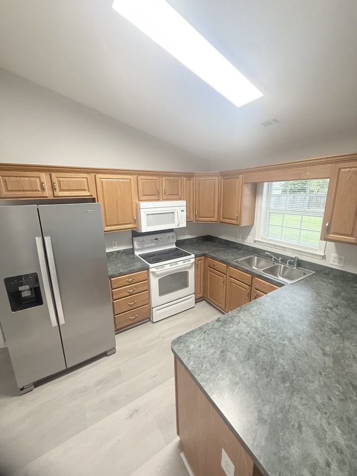 6005 Palasade Ct - Photo 2 of 22