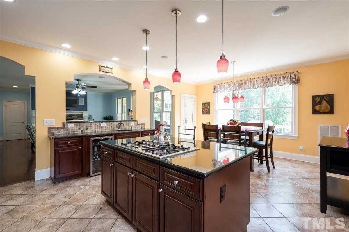 1530 Raven Wood Dr - Photo 7 of 28
