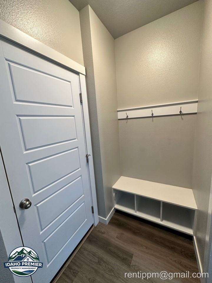 3314 S Glacier Bay Ave #1 - Photo 2 of 19