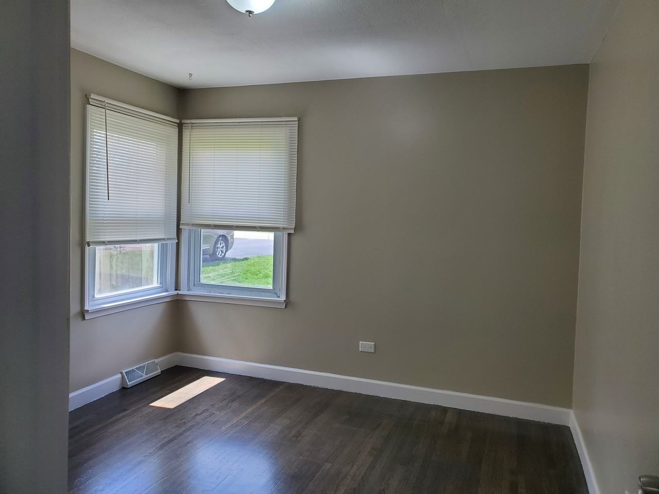 1329 Campbell Avenue - Photo 6 of 12