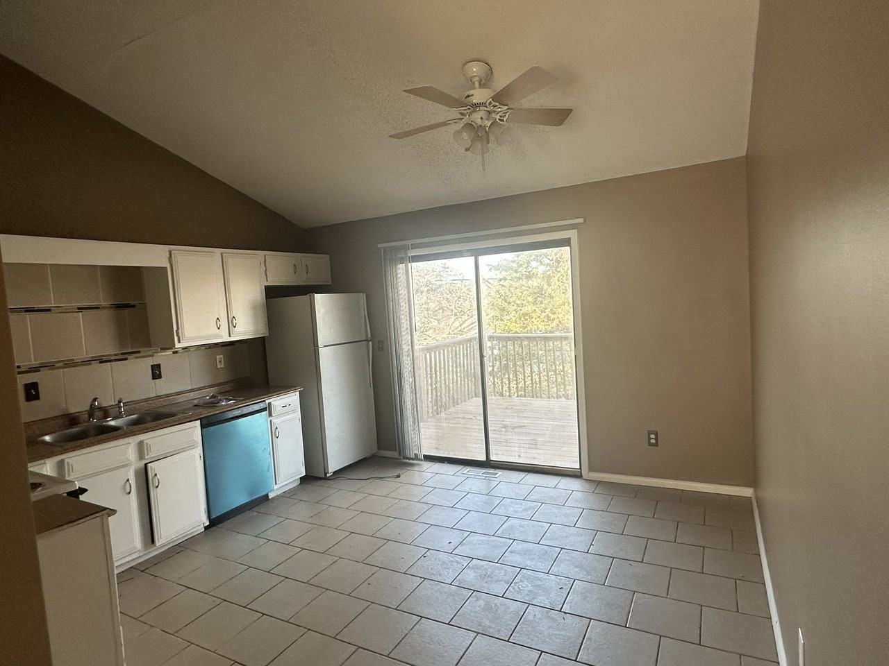 8456/58 Lane Drive - 8456 #8456 - Photo 5 of 16