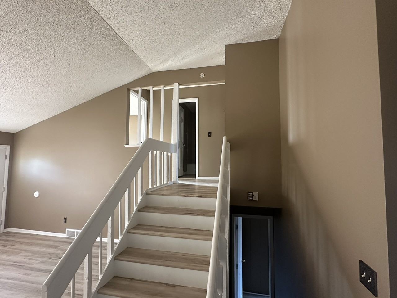 8456/58 Lane Drive - 8456 #8456 - Photo 7 of 16