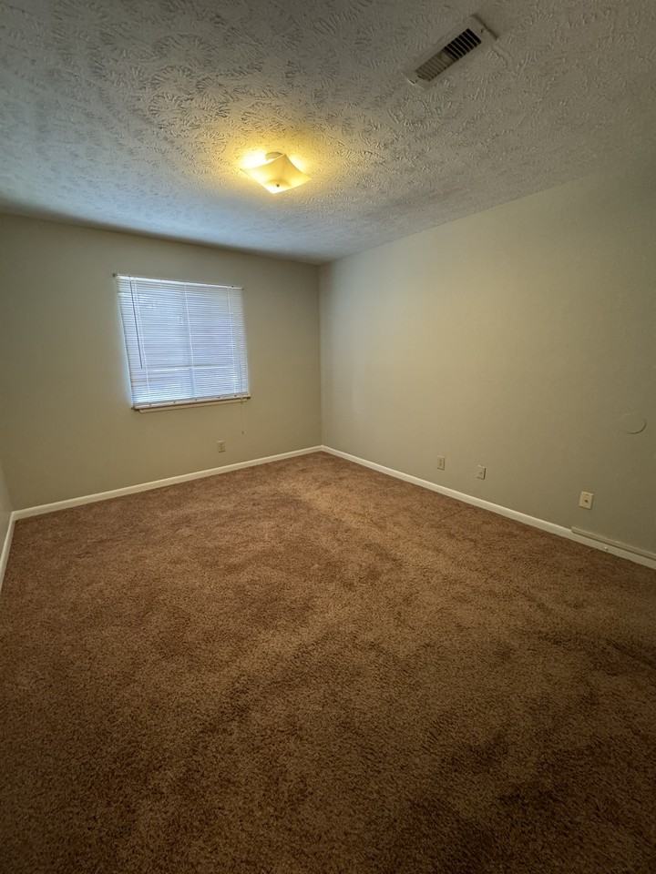 909 Applewood Ln #1 - Photo 2 of 10