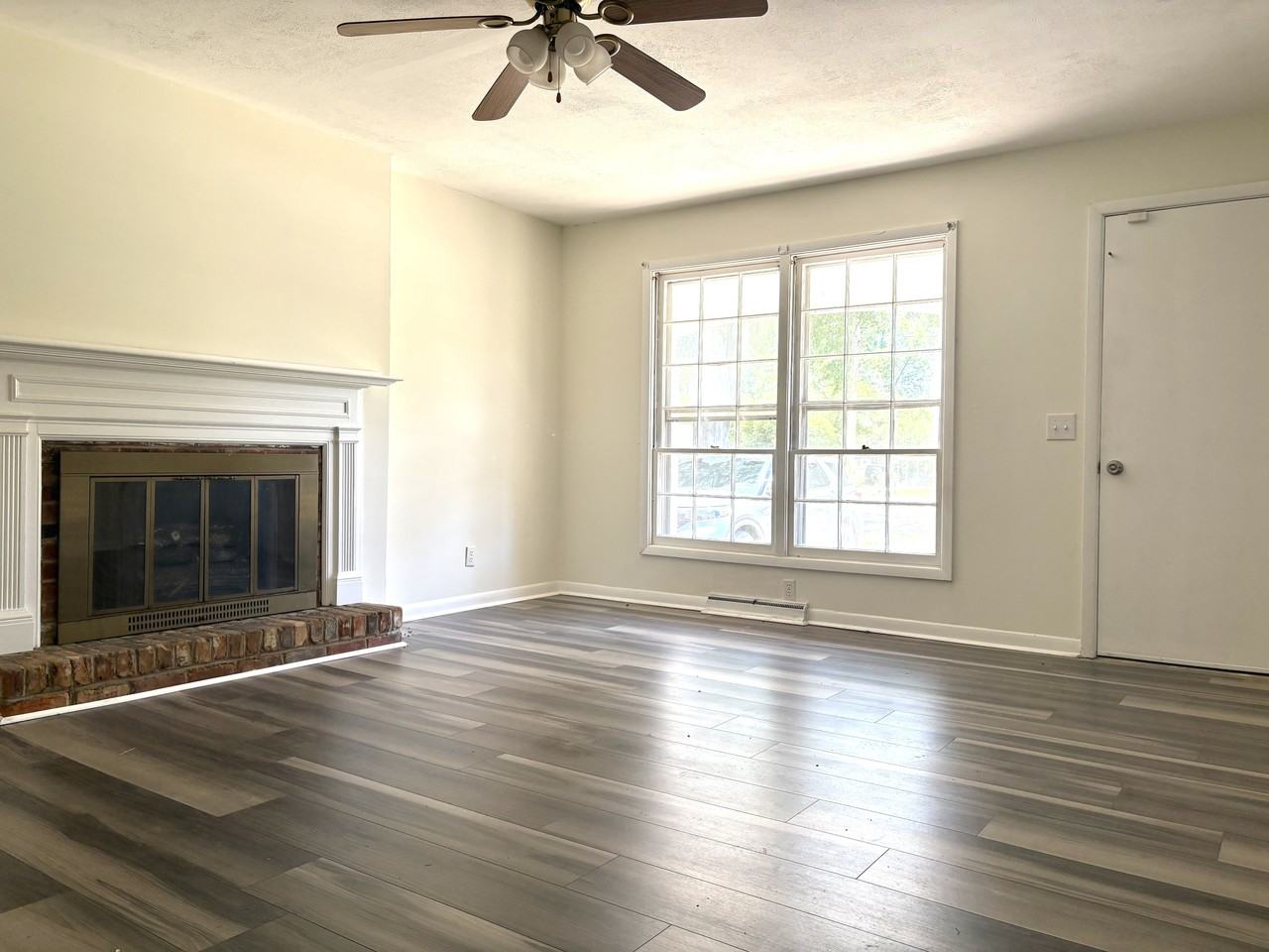 216 Lakeland Dr #1 - Photo 2 of 14