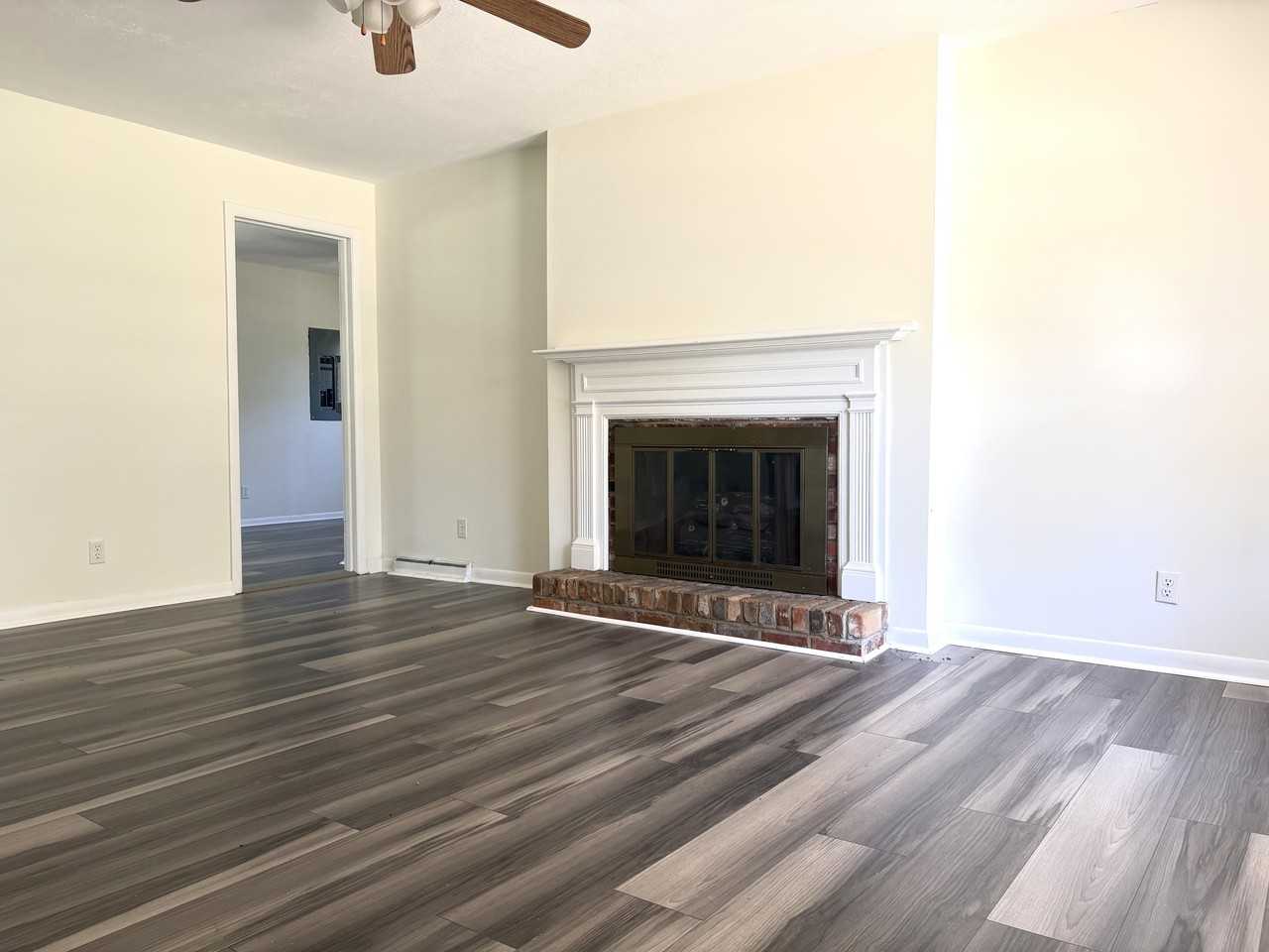 216 Lakeland Dr #1 - Photo 3 of 14