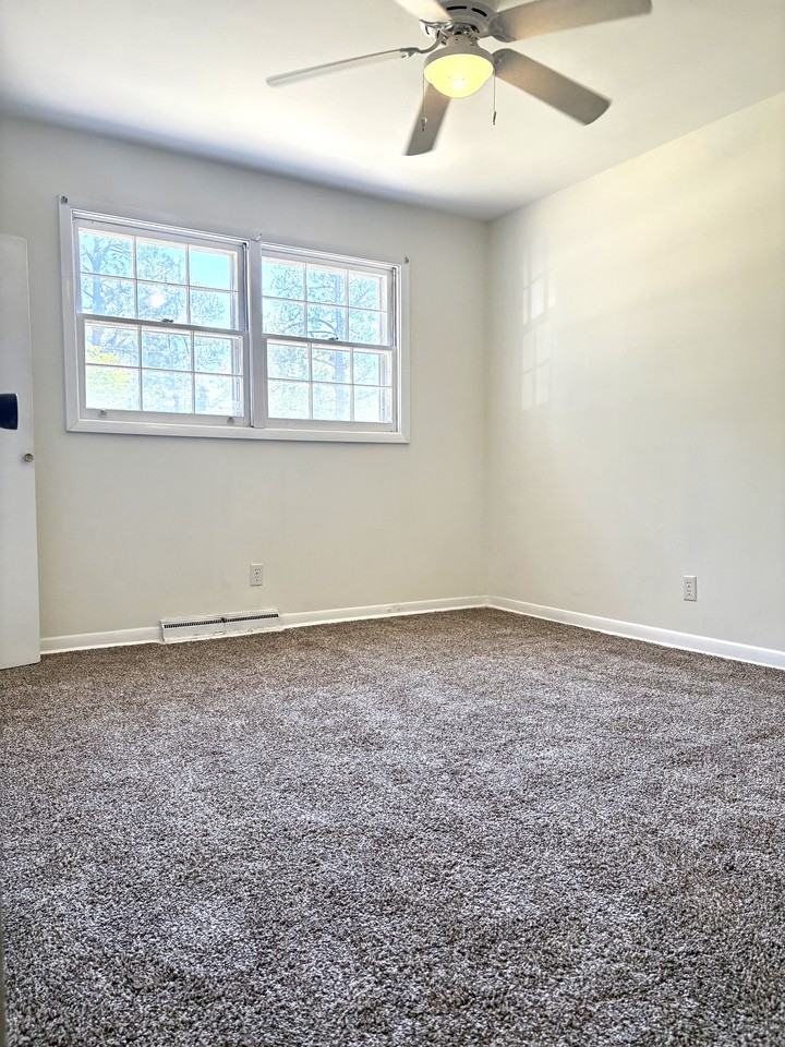 216 Lakeland Dr #1 - Photo 7 of 14