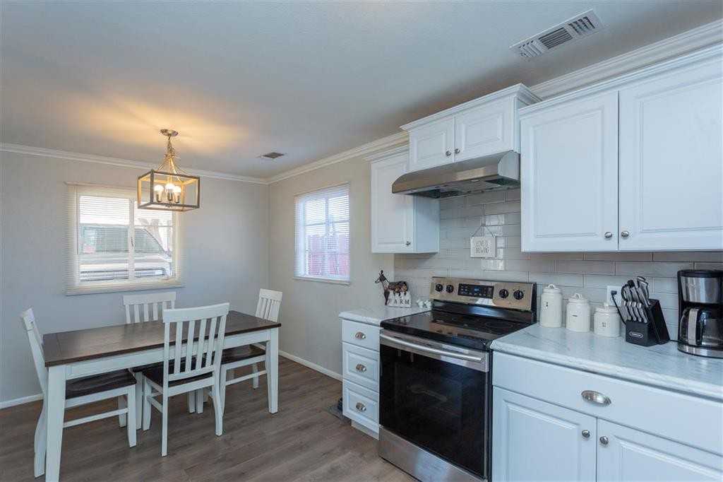 7 Oak Dr #1 - Photo 4 of 28