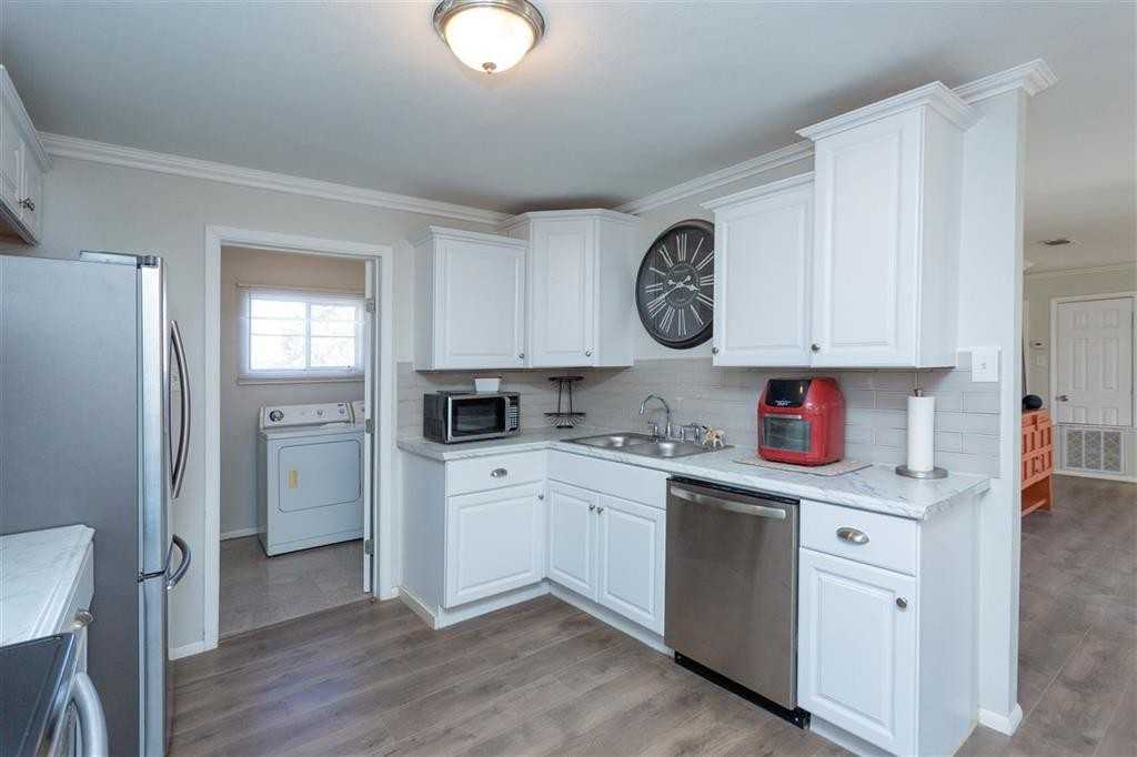 7 Oak Dr #1 - Photo 5 of 28