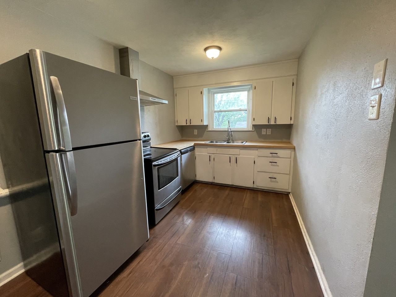 305 George St #A - Photo 4 of 10