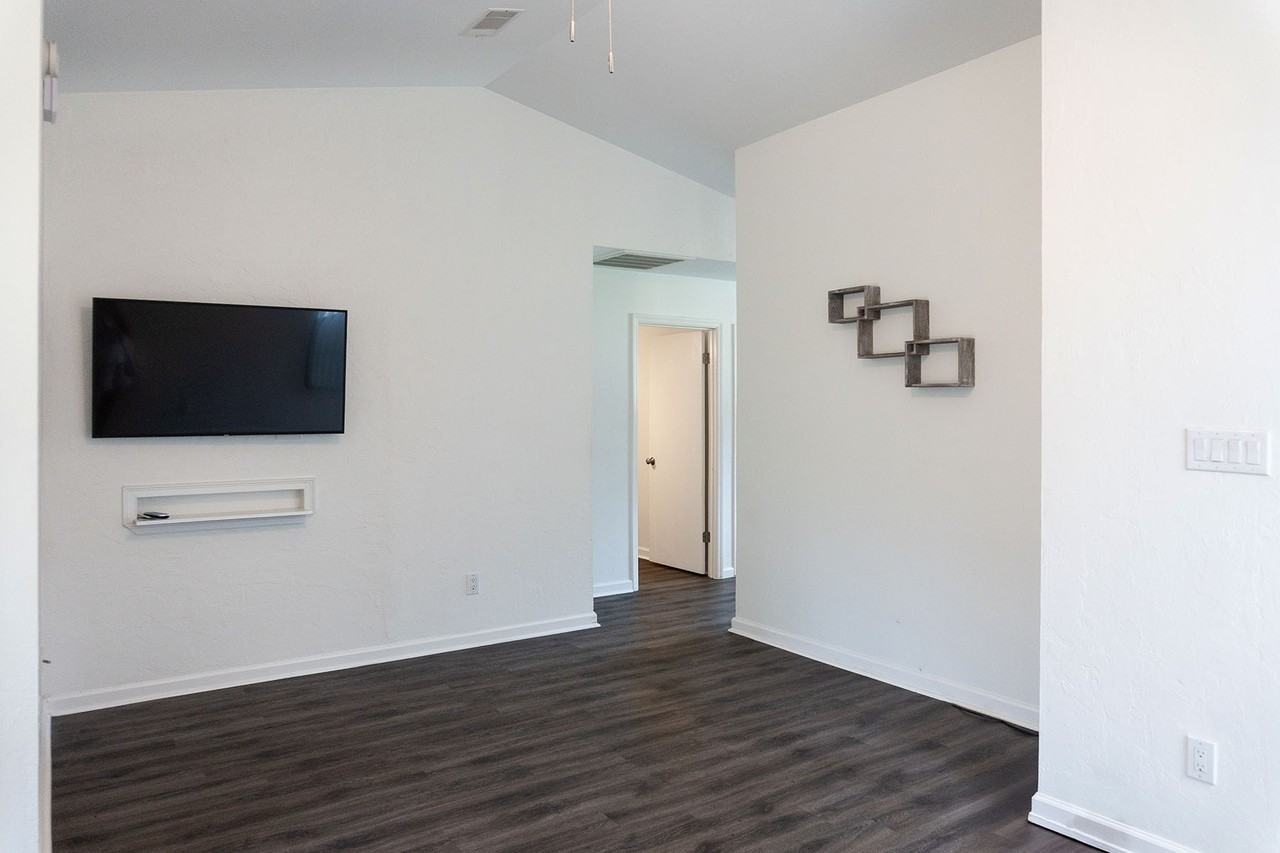 3223 Albert Dr #1 - Photo 3 of 28