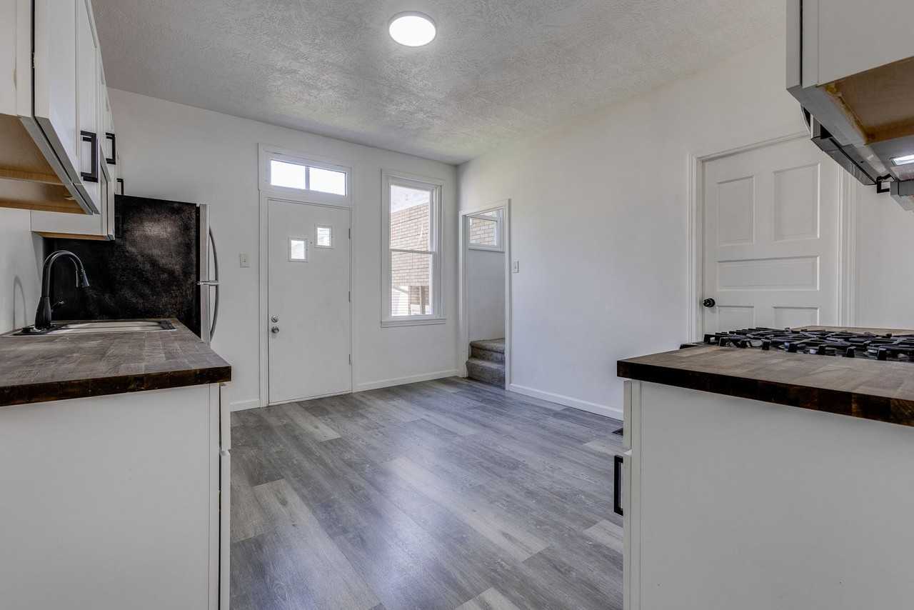 949 Freeland St - Photo 6 of 20