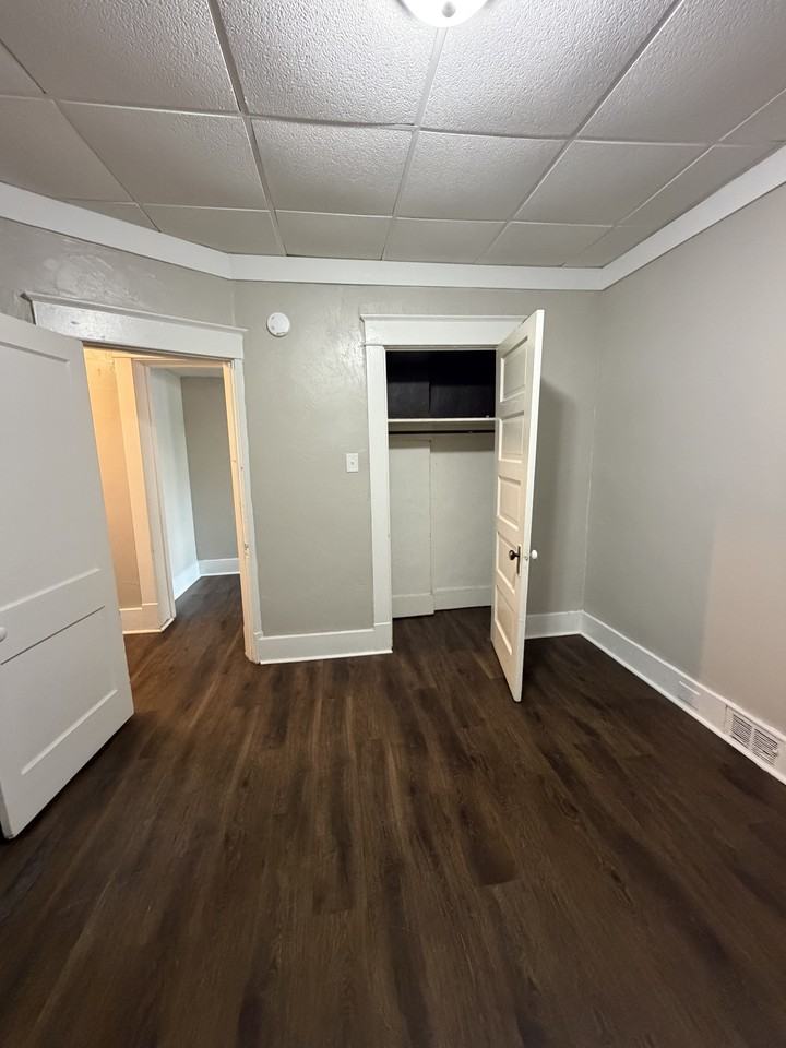 438 Westminster Ave #438UNIT1 - Photo 5 of 8