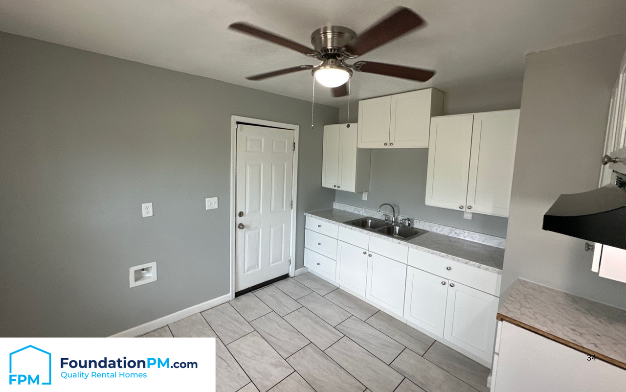 1663 Humber St #1 - Photo 3 of 25