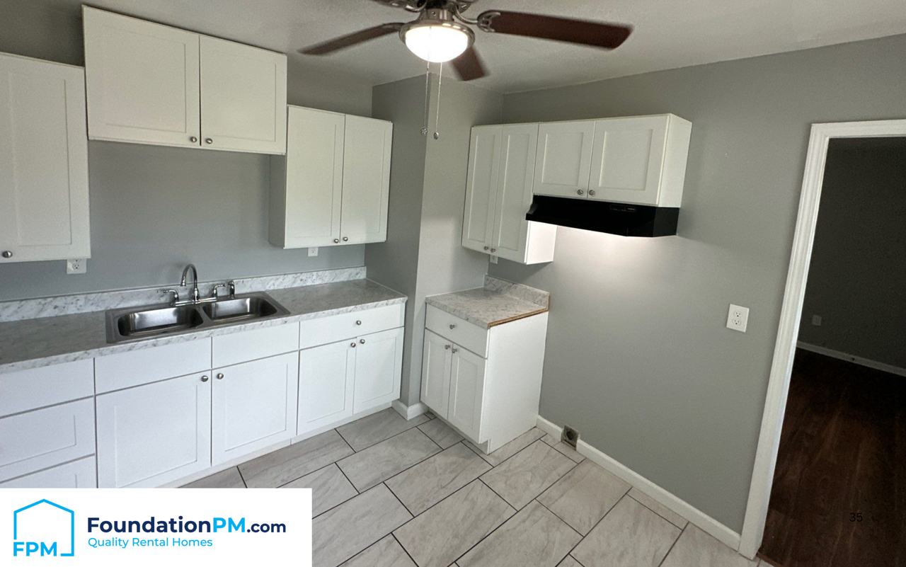 1663 Humber St #1 - Photo 4 of 25