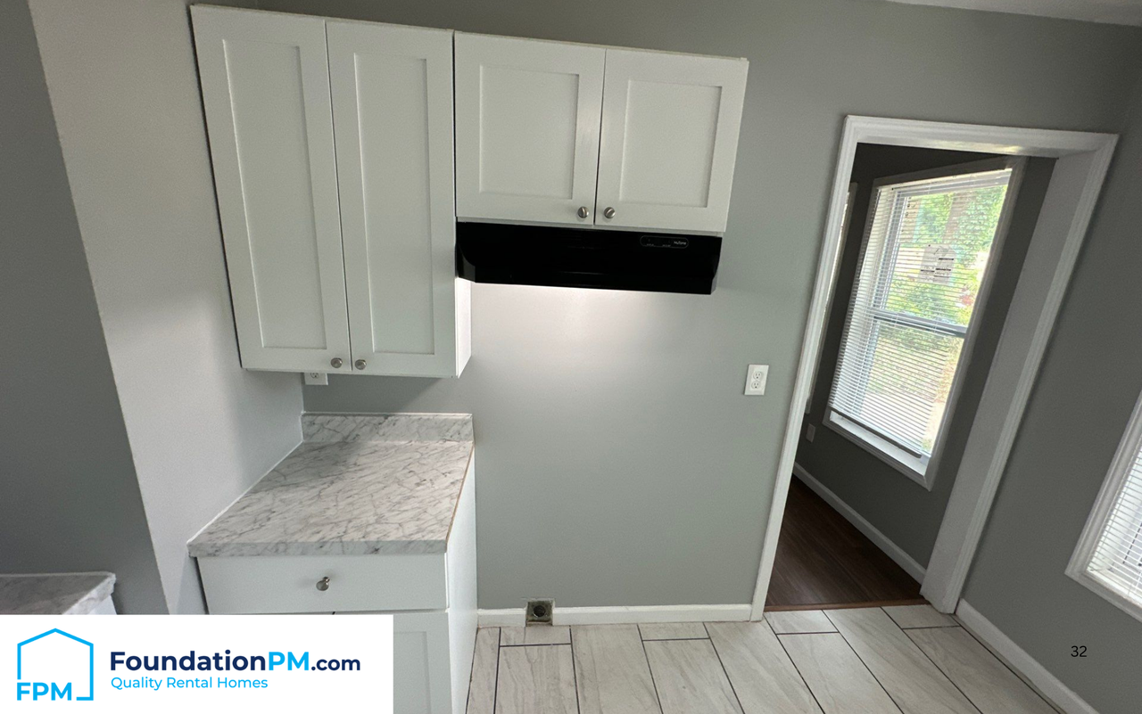 1663 Humber St #1 - Photo 6 of 25