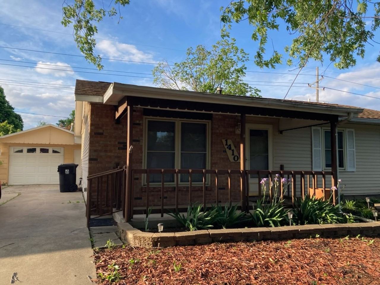 1410 Dillon Dr - Photo 2 of 15
