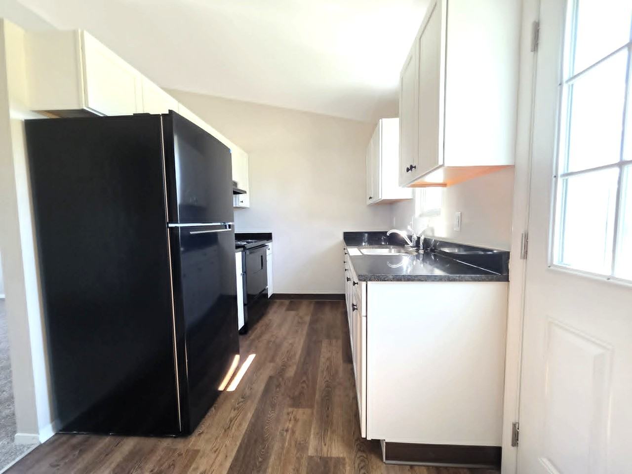 1112 Bryn Mawr Ave #1 - Photo 7 of 19