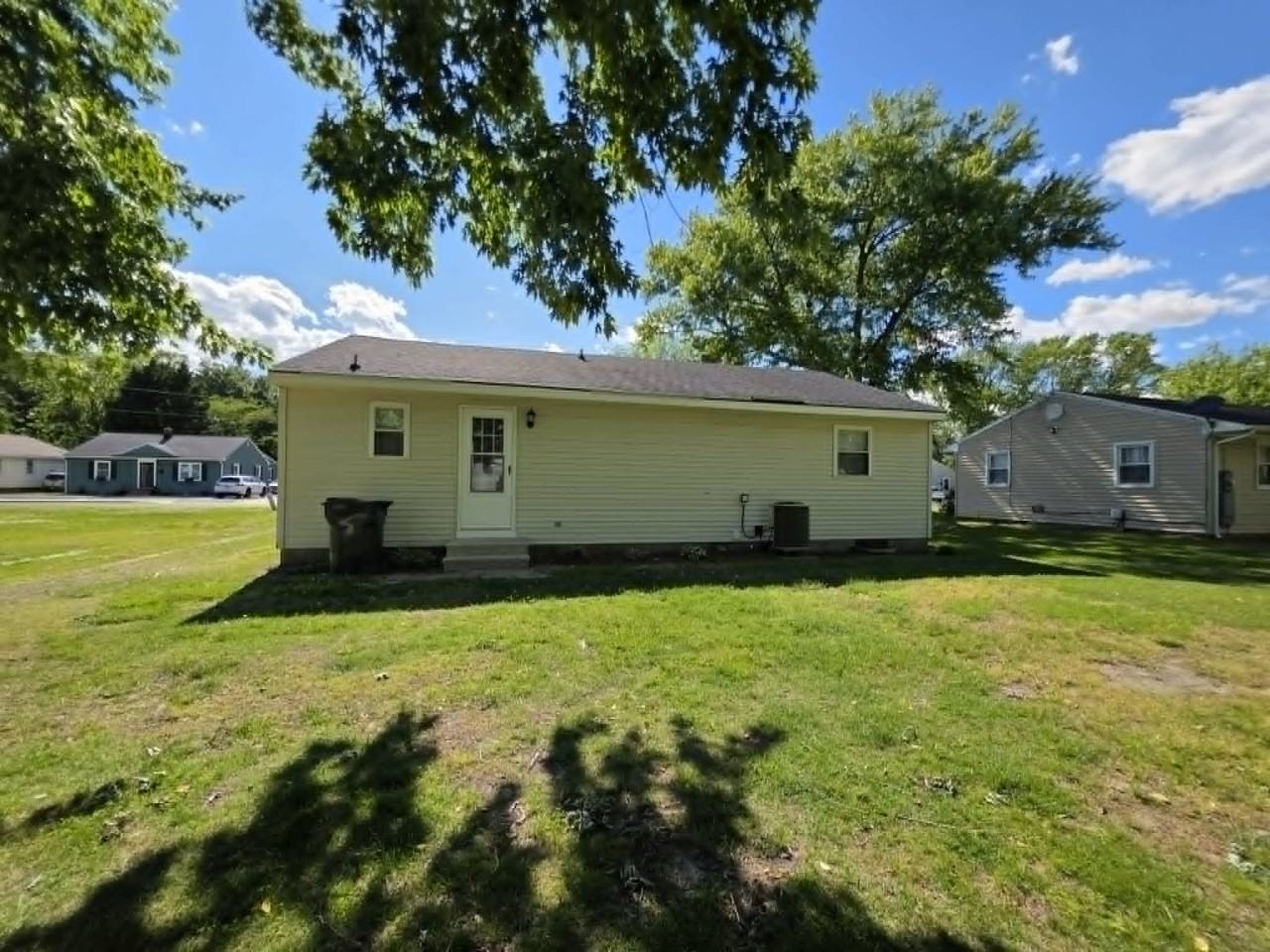 611 Hammond St #1 - Photo 4 of 21