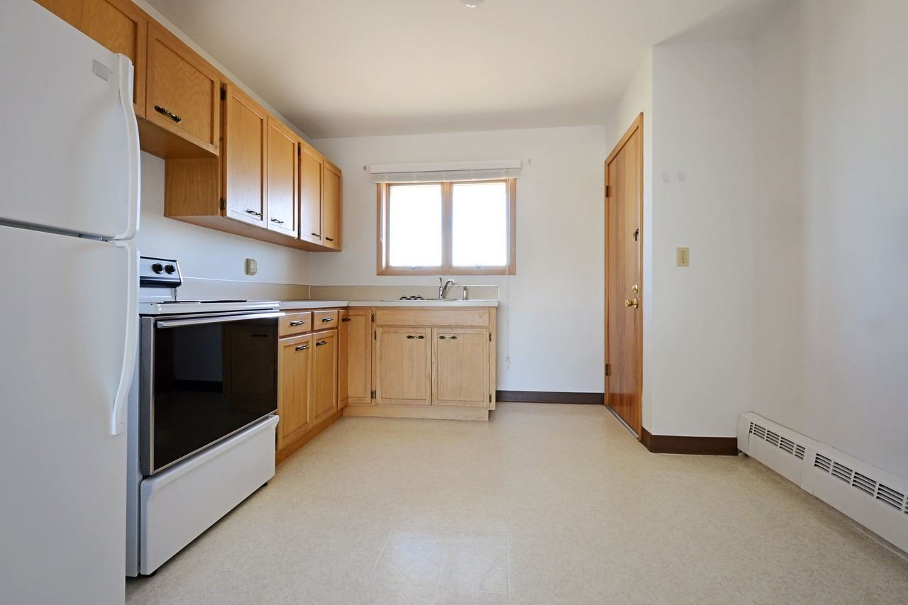 Cozy 4-Plex's Located on Minot's North Hill!  2028-2048 5th Street NW - Photo 5 of 13