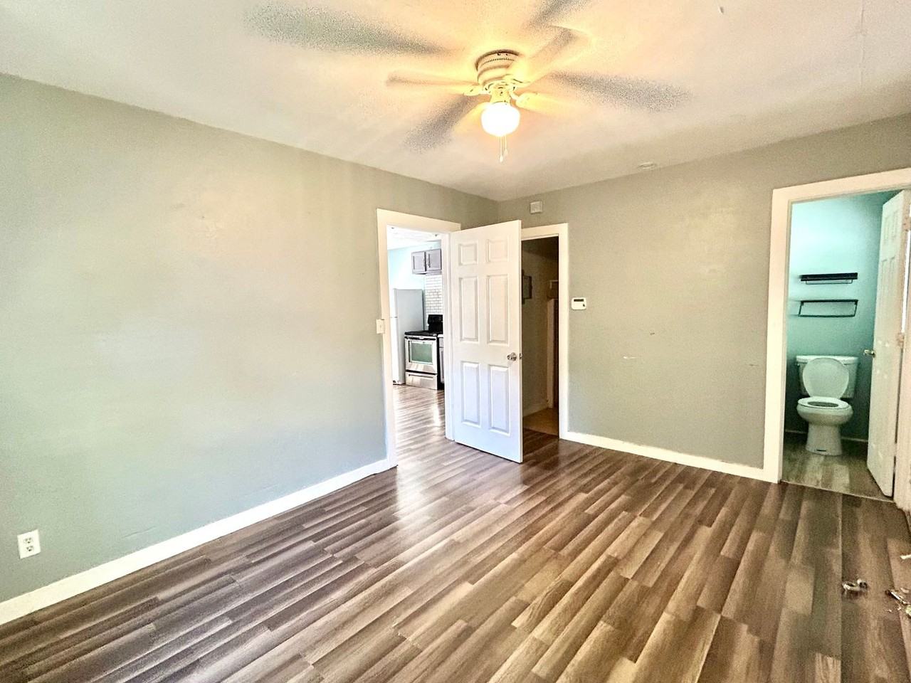731 Florence St - Photo 5 of 10