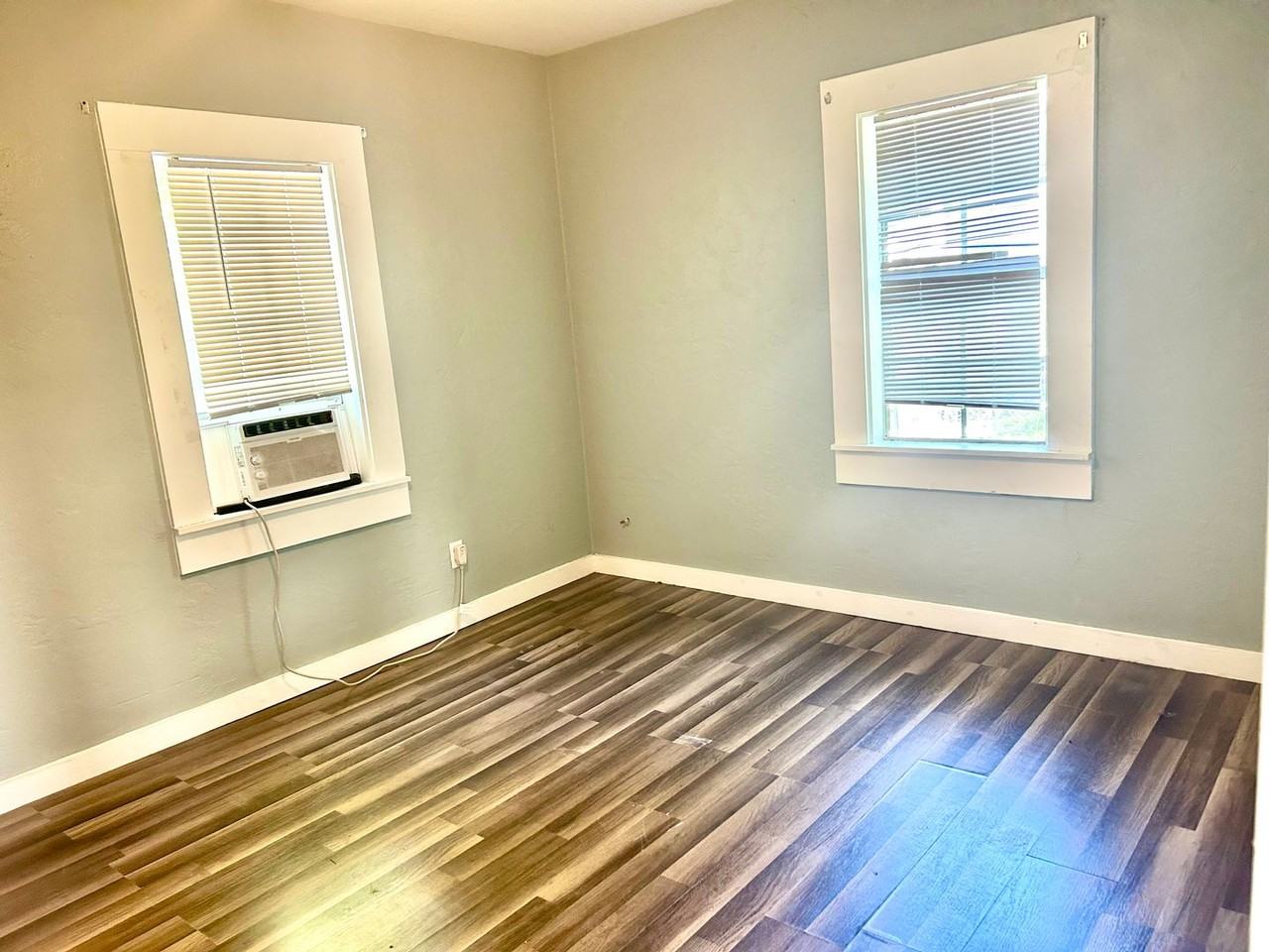 731 Florence St - Photo 7 of 10