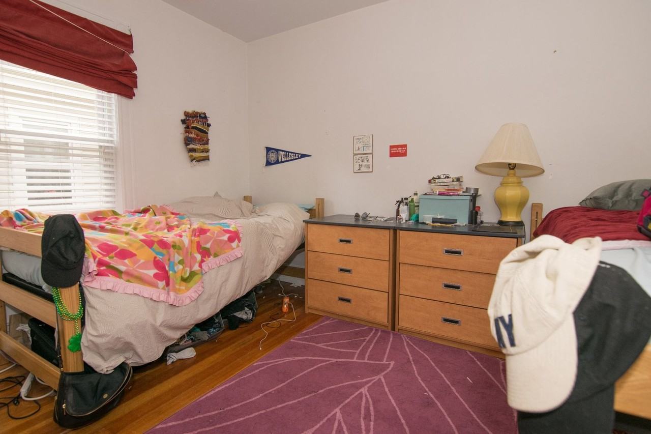 29 Brackett St - Photo 7 of 9