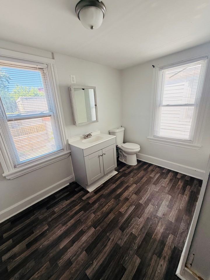 4 Lower Oak St - Photo 6 of 9