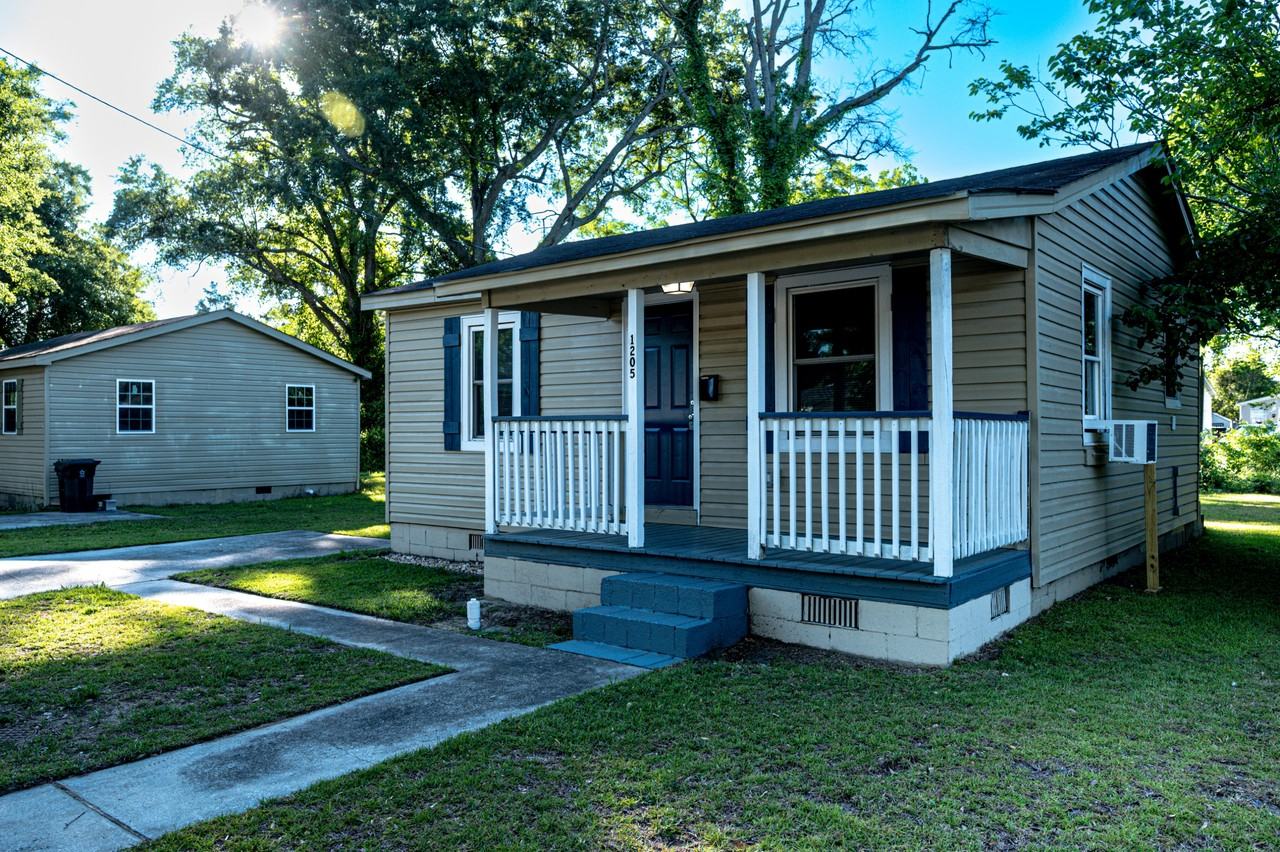 1205 Kinston St #1 - Photo 2 of 13