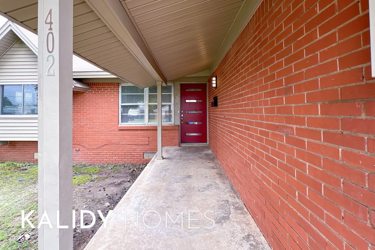 402 W Fairchild Dr #1 - Photo 3 of 22