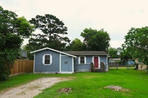featured image of 713 S Valderas St #1