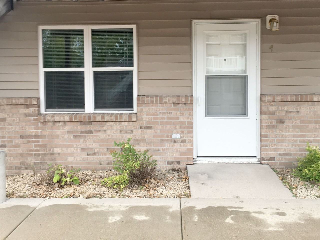 One and Two Bedroom Apartments in Quiet East Grand Forks Neighborhood - Photo 2 of 2