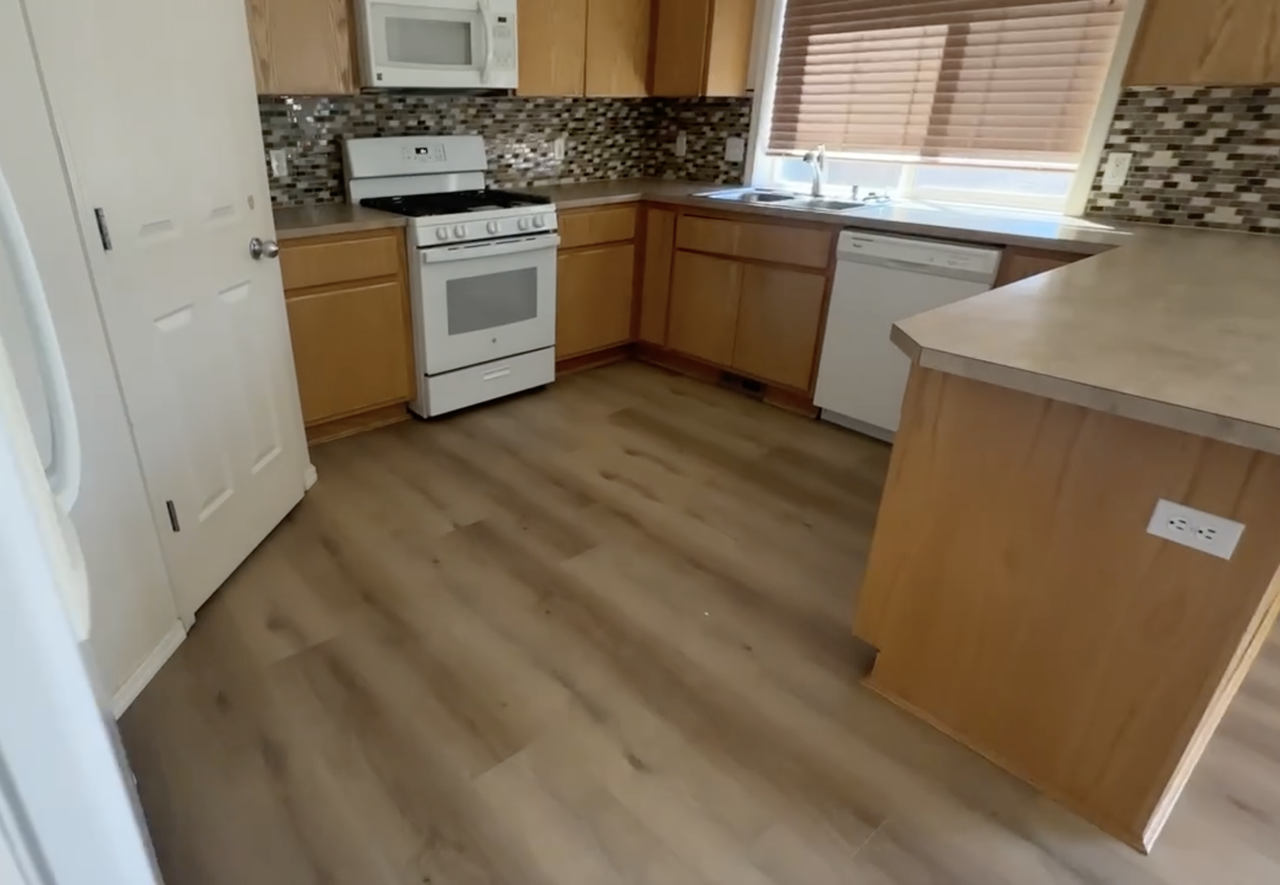 540 S Glenmoor Dr #1 - Photo 2 of 12