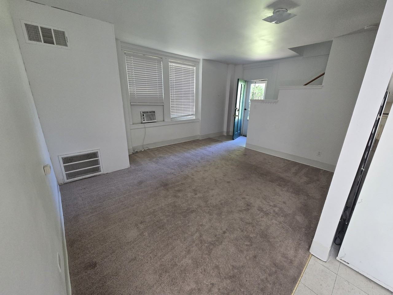 813 E Jefferson St #9 - Photo 2 of 5
