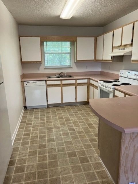 2814 Bradford Pl Nw #3 - Photo 3 of 4