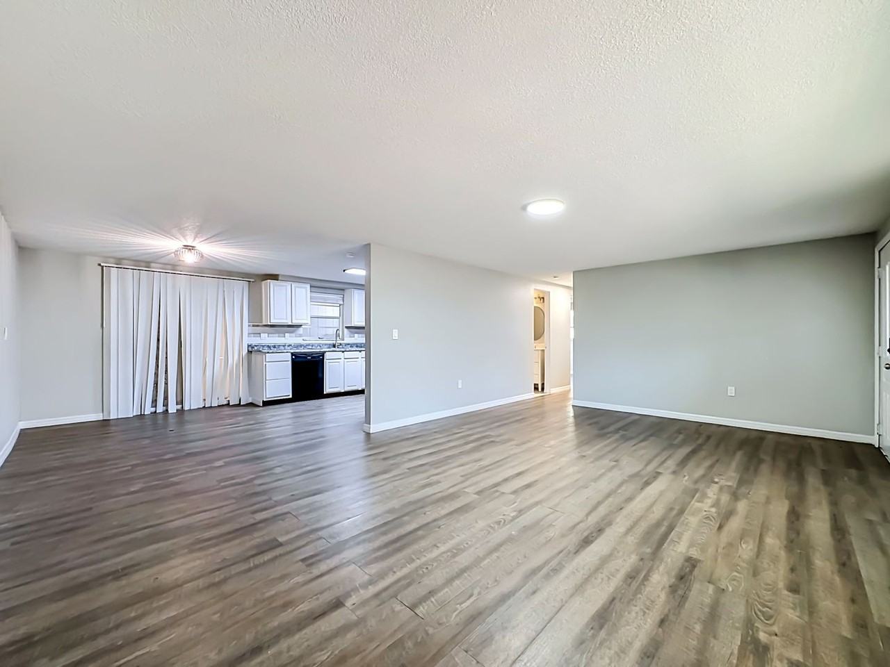 702 21st Ave W - Photo 6 of 31