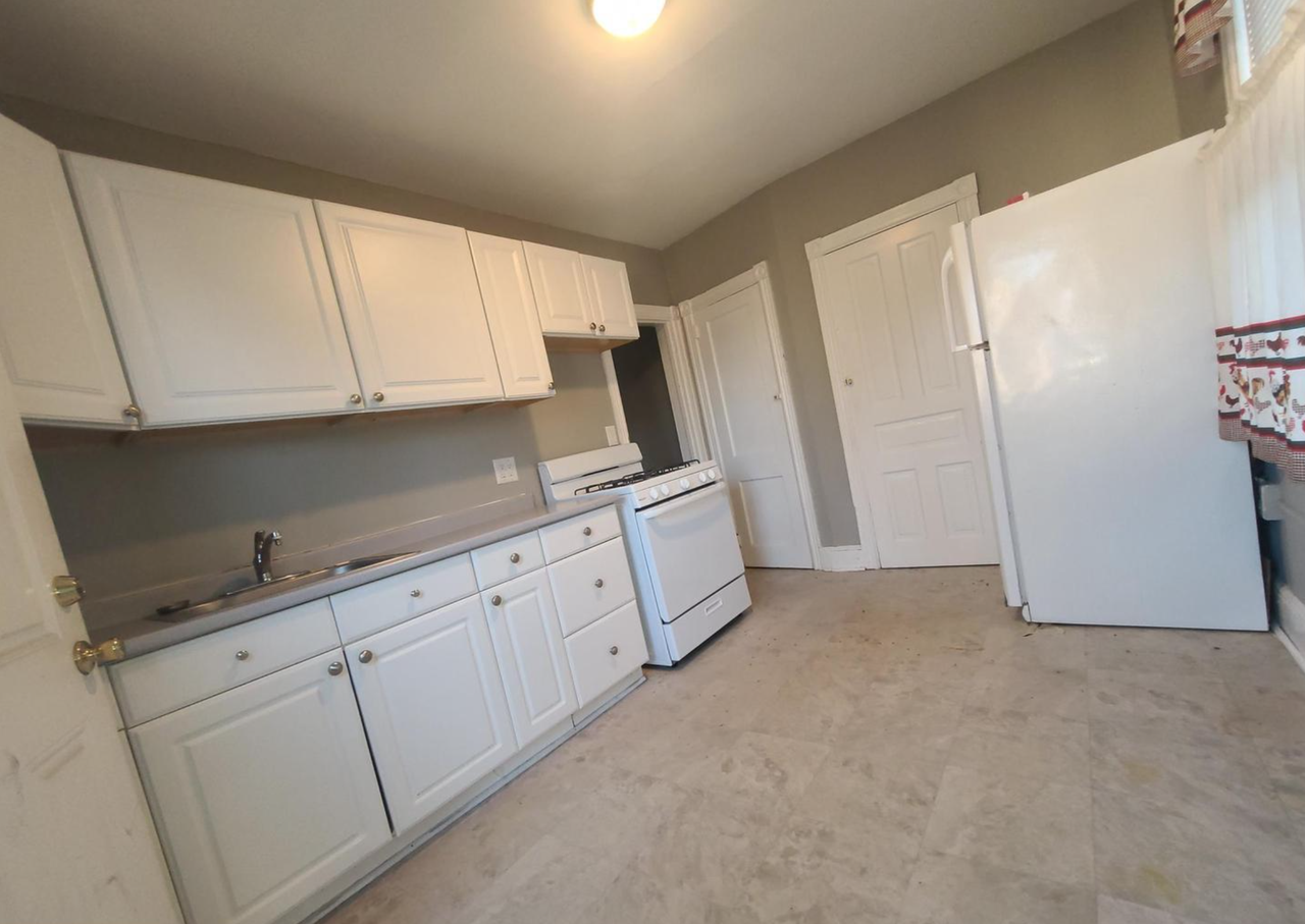 230 Broadway #C - Photo 2 of 8