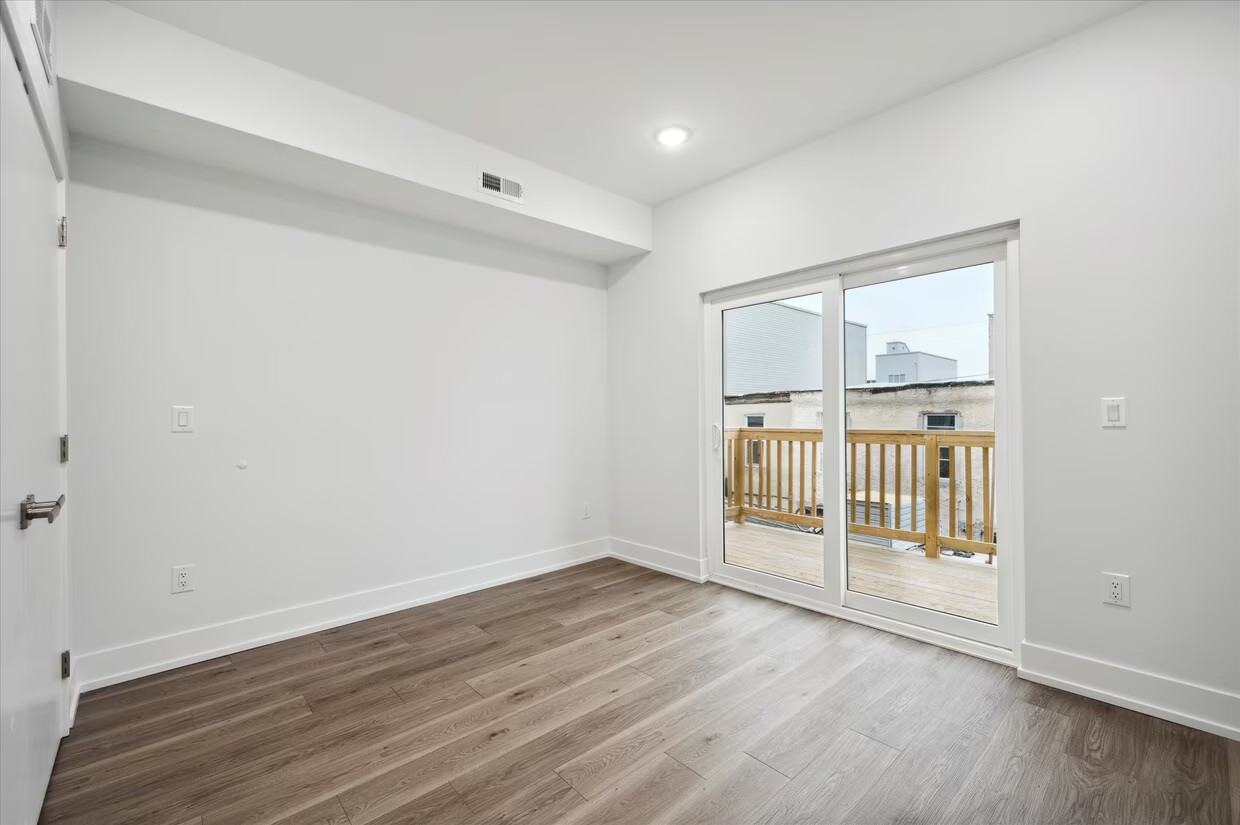 2105 N Fairhill St #2 - Photo 3 of 8