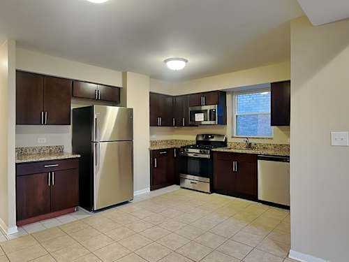 2728 Wesley Avenue - Photo 5 of 7