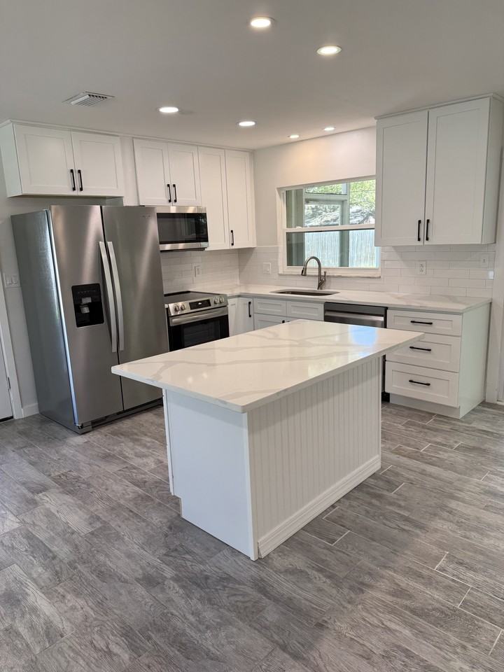 1105 Morse Ave #1 - Photo 3 of 10