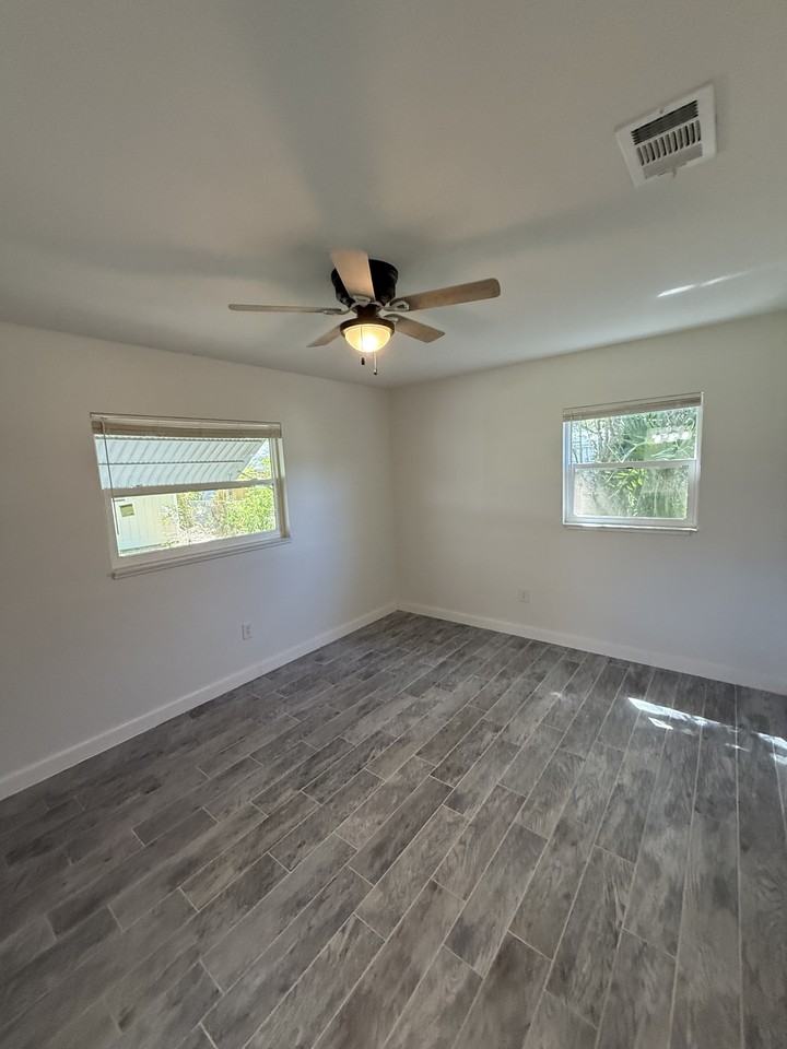 1105 Morse Ave #1 - Photo 5 of 10