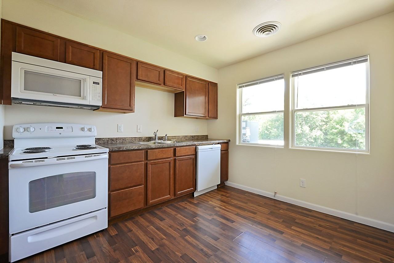 506 11th Street NW - Photo 3 of 9