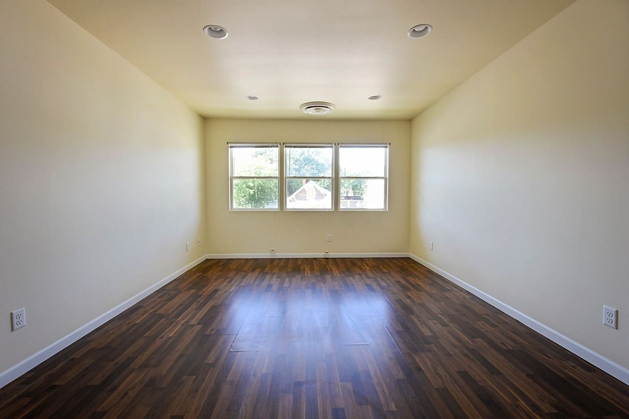 506 11th Street NW - Photo 5 of 9