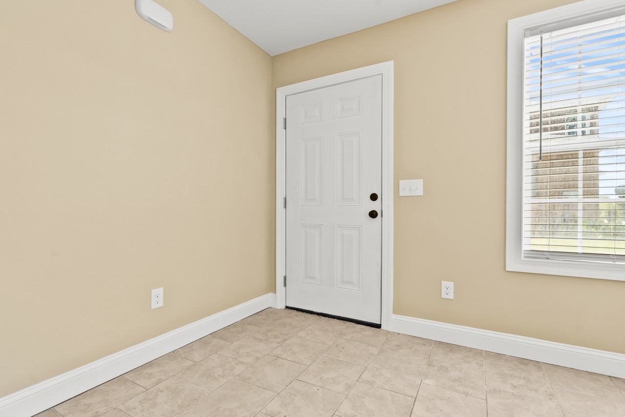 304 Sanborn St Apt B #1 - Photo 2 of 14