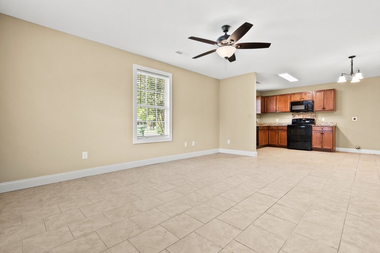 304 Sanborn St Apt B #1 - Photo 3 of 14