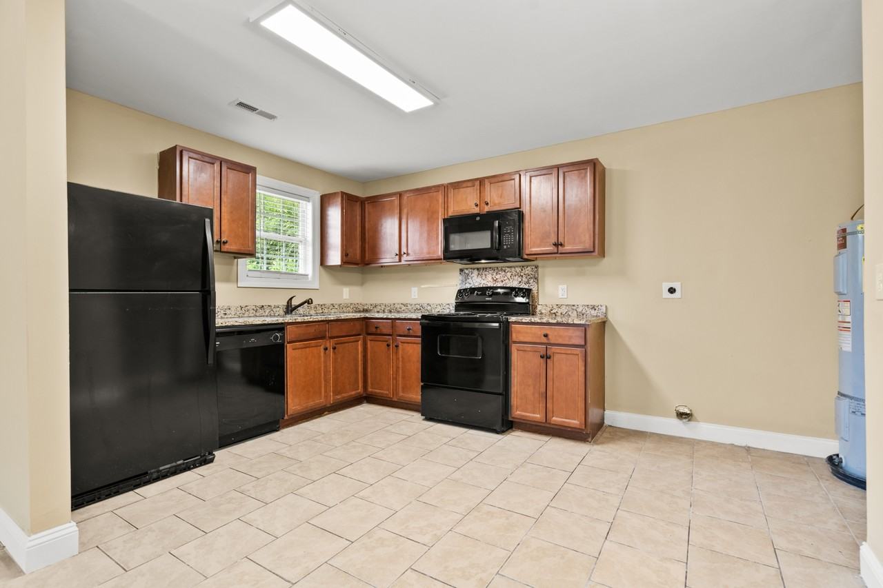 304 Sanborn St Apt B #1 - Photo 6 of 14