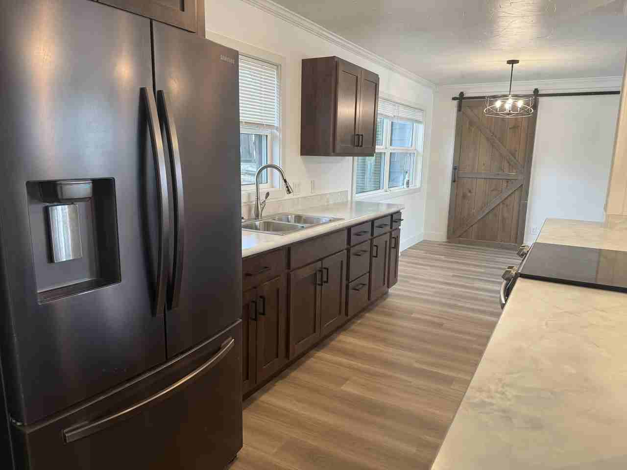 3103 Stinson Ave - Photo 3 of 20