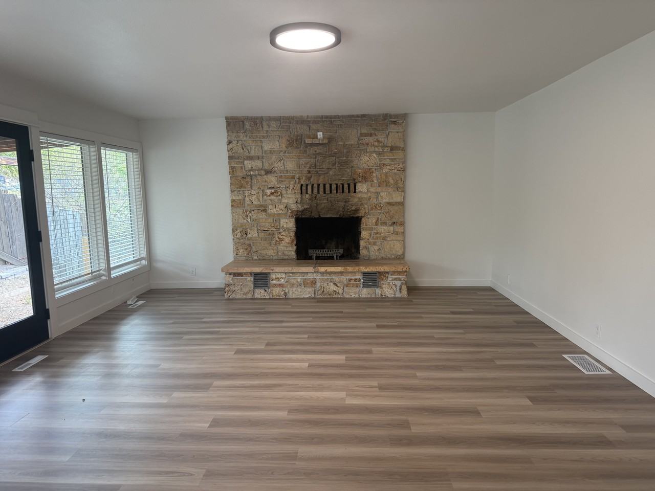 3103 Stinson Ave - Photo 4 of 20
